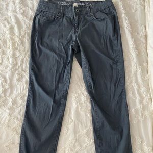 Sz 8 straight leg women’s gray jeans